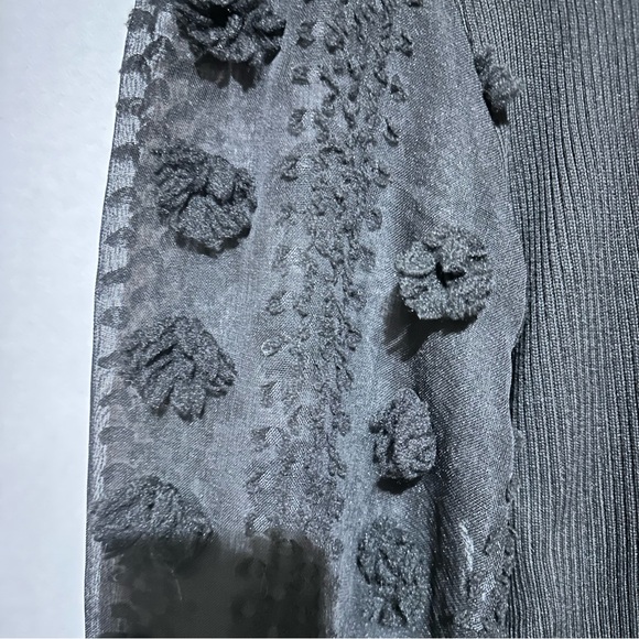 Almost Famous Floral Appliqué Long Sleeve Mock Neck Black Sweater Top Size L - Picture 5 of 13